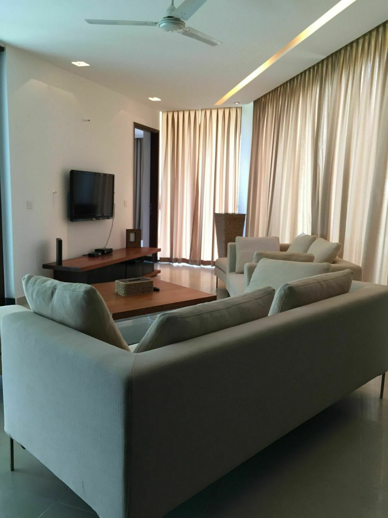 Hotel Calem Grove à Candolim Extérieur photo