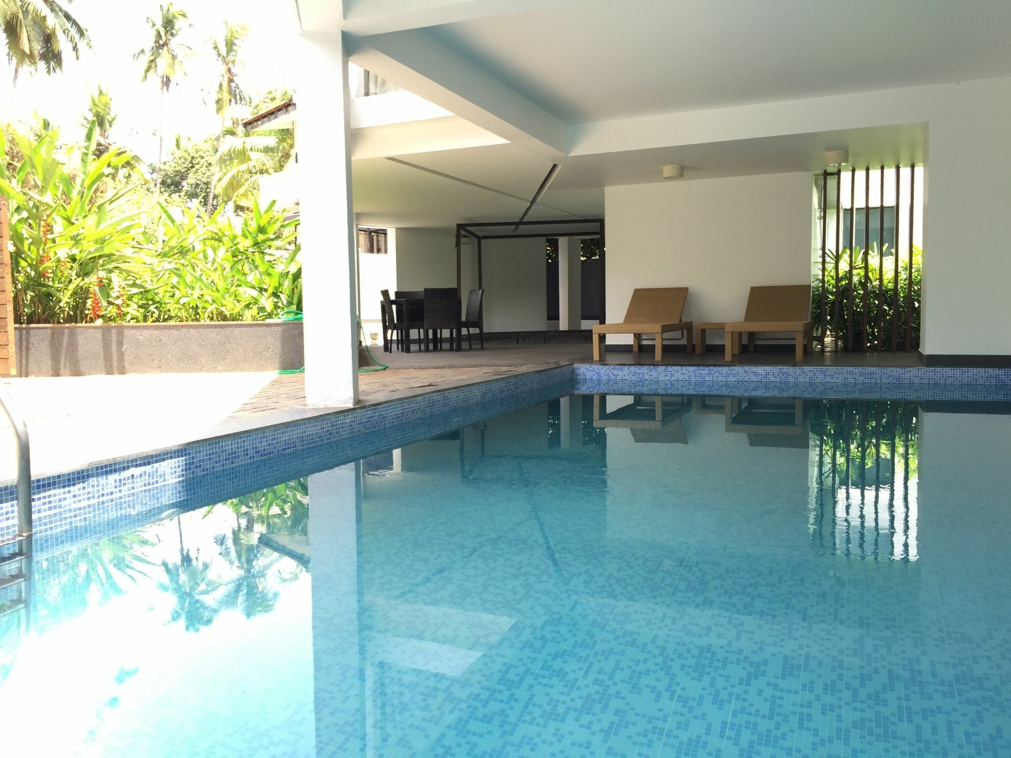 Hotel Calem Grove à Candolim Extérieur photo